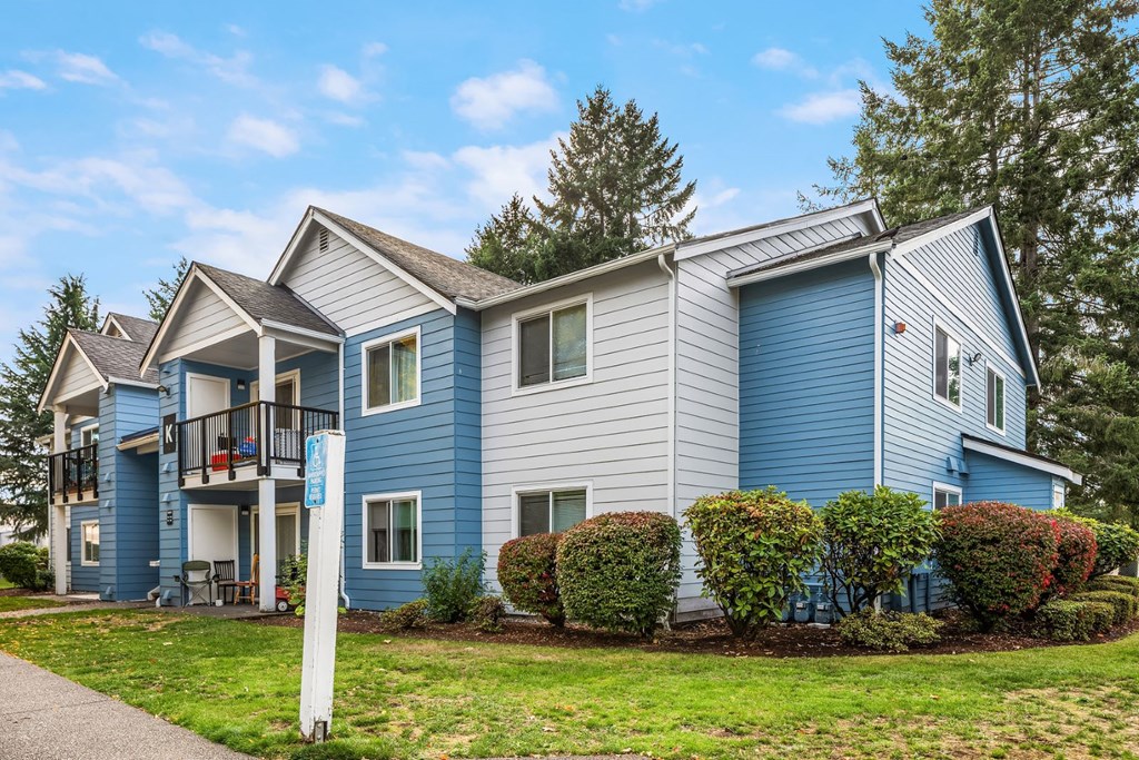 College Glen Apartments, 4870 55th Lane SE Lacey, Washington 98503